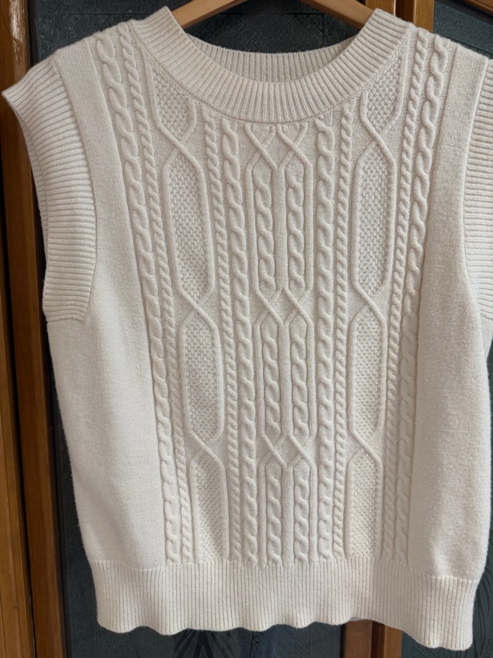 Cyrus sweater vest Med